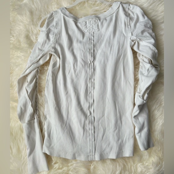 WE THE FREE Shoulder Cut Out Braided Sleeve Top - Women’s Small - Picture 2 of 3